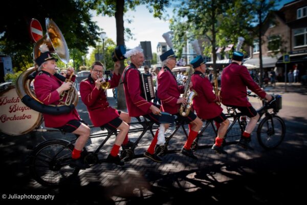 bergenlive-2025-zaterdagmiddag-straattheater-en-talent-on-stage-002