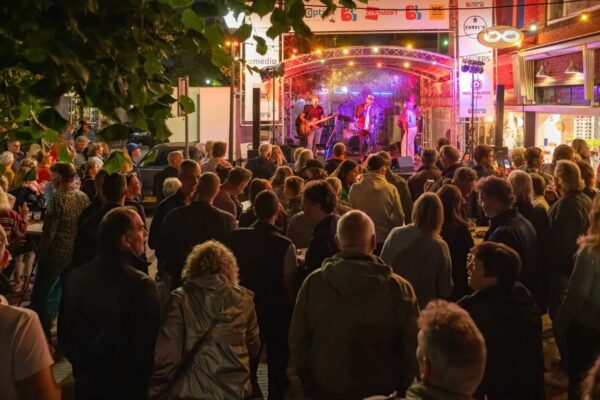 bergenlive-fotos-2023-crowd-vrijdagavond-010