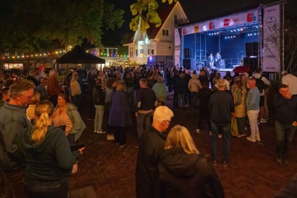 bergenlive-fotos-2023-crowd-vrijdagavond-024