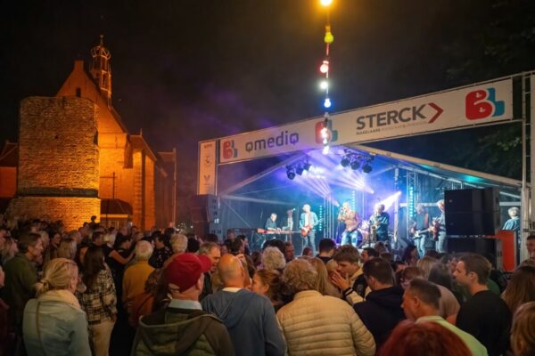 bergenlive-fotos-2023-crowd-vrijdagavond-042