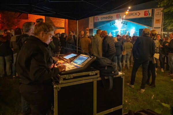 bergenlive-fotos-2023-crowd-vrijdagavond-046