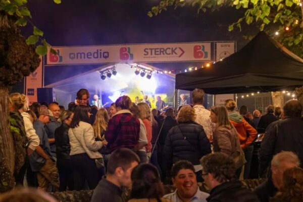 bergenlive-fotos-2023-crowd-vrijdagavond-047