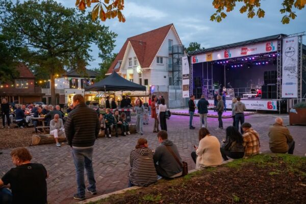 bergenlive-fotos-2023-crowd-vrijdagavond-048