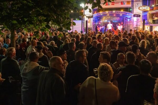 bergenlive-fotos-2023-crowd-vrijdagavond-060