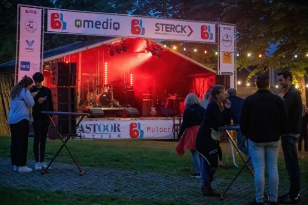bergenlive-fotos-2023-crowd-vrijdagavond-066